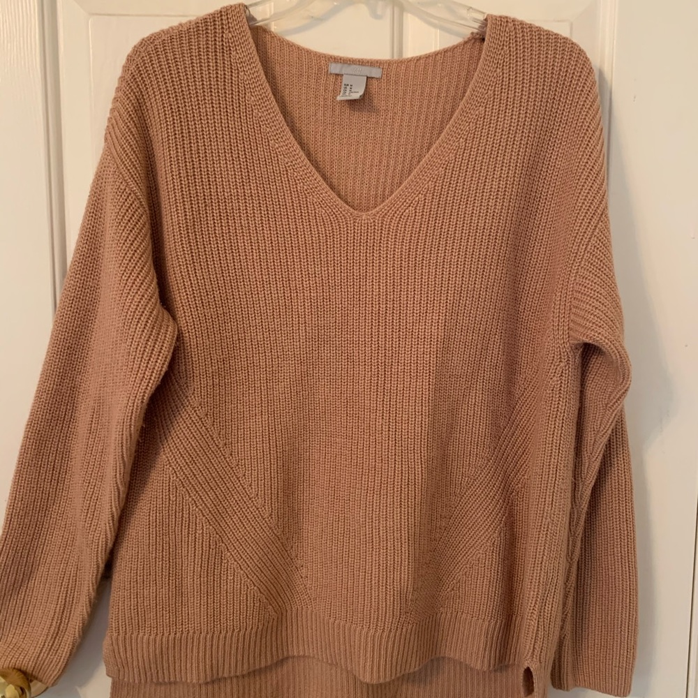 Peach/tan H&M sweater
